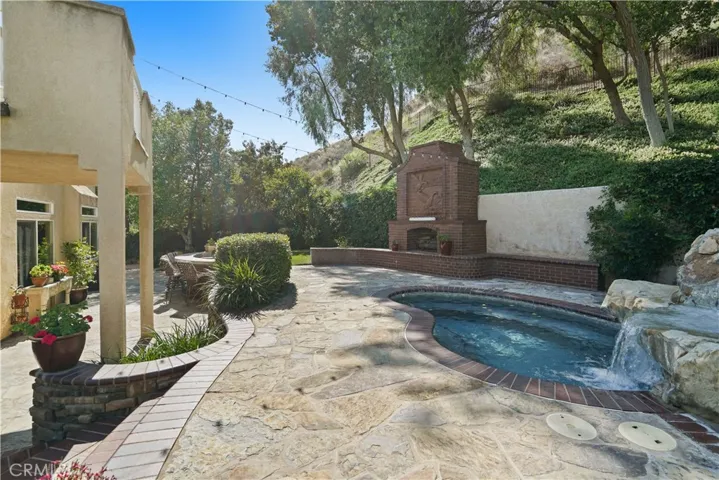 28811 Park Woodland Place, Saugus, California 91390