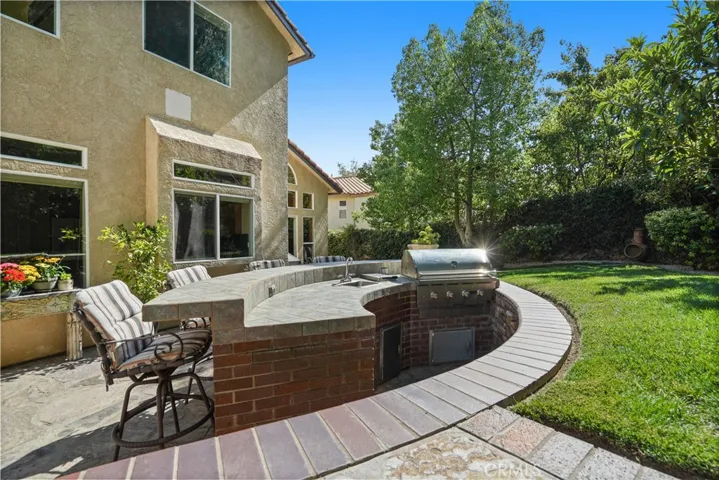 28811 Park Woodland Place, Saugus, California 91390