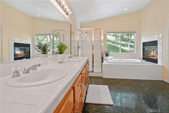 28811 Park Woodland Place, Saugus, California 91390
