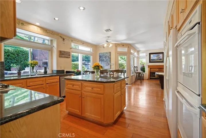 28811 Park Woodland Place, Saugus, California 91390