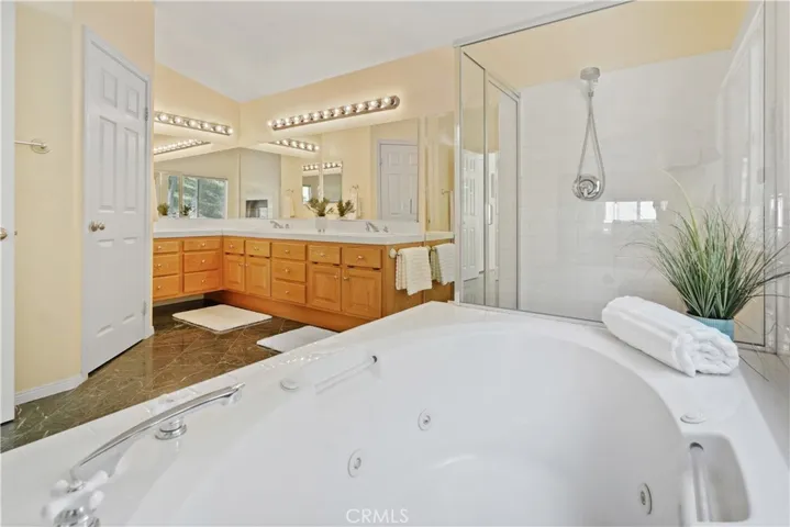 28811 Park Woodland Place, Saugus, California 91390