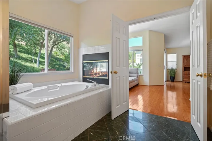 28811 Park Woodland Place, Saugus, California 91390