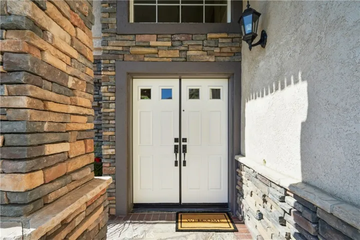 28811 Park Woodland Place, Saugus, California 91390