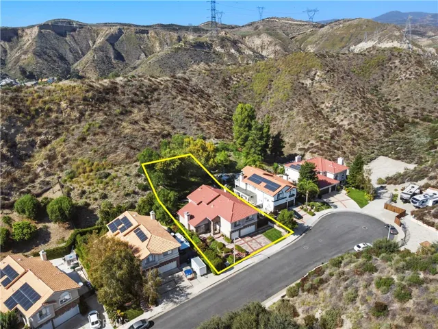 28811 Park Woodland Place, Saugus, California 91390