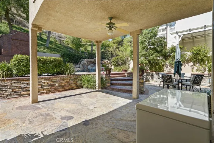 28811 Park Woodland Place, Saugus, California 91390