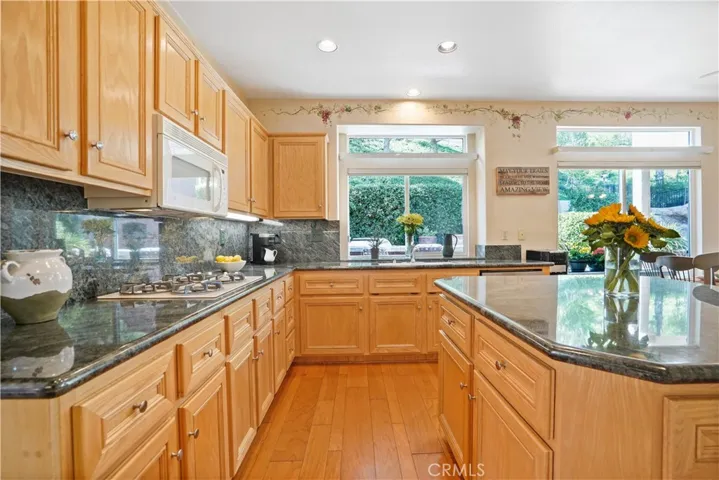28811 Park Woodland Place, Saugus, California 91390