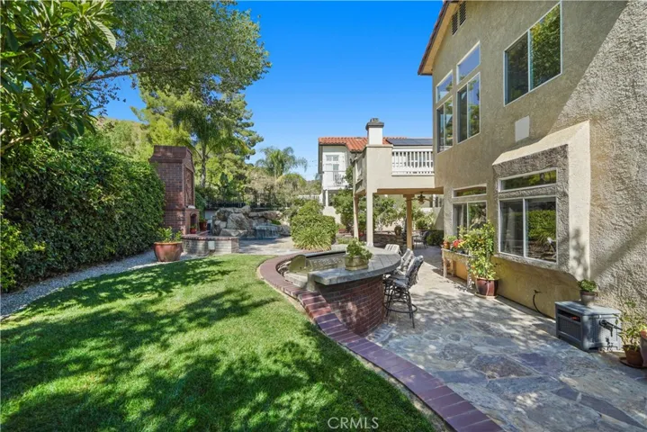 28811 Park Woodland Place, Saugus, California 91390