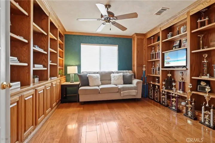 28811 Park Woodland Place, Saugus, California 91390