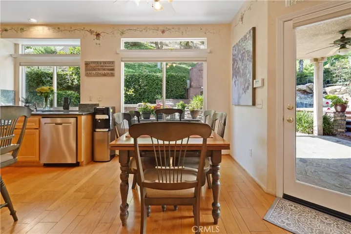 28811 Park Woodland Place, Saugus, California 91390
