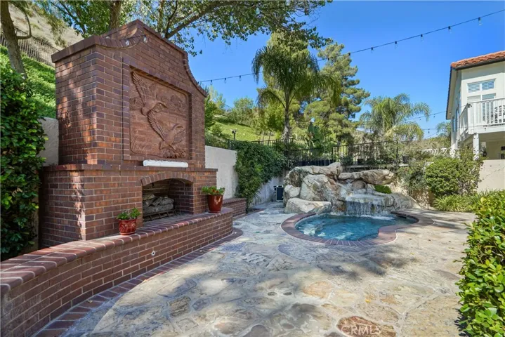 28811 Park Woodland Place, Saugus, California 91390