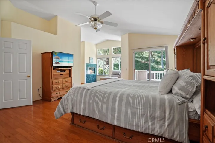 28811 Park Woodland Place, Saugus, California 91390