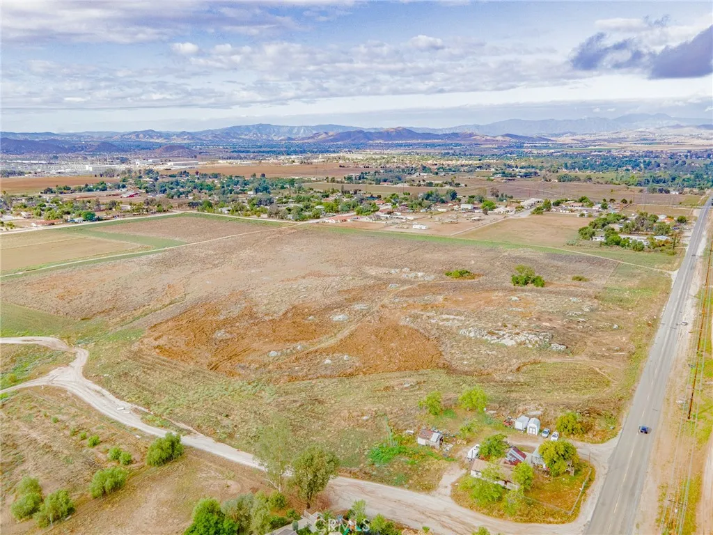 23489 Mapes Road, Romoland, California 92585 home-pic-2