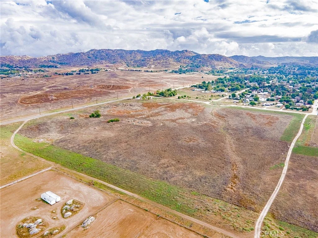 23489 Mapes Road, Romoland, California 92585 home-pic-7
