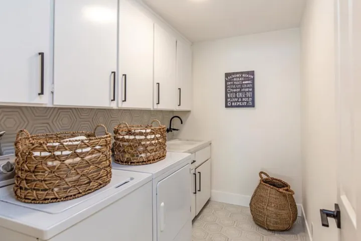 8 Hillbrook Drive, Portola Valley, California 94028