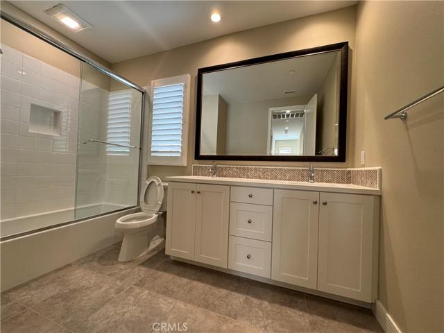 125 Della, Irvine, California 92602