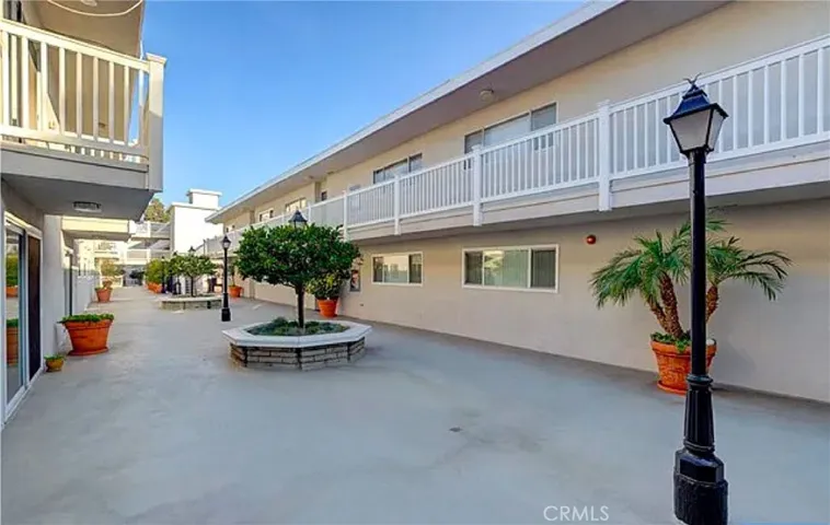 2411 Prospect Avenue Unit 221, Hermosa Beach, California 90254