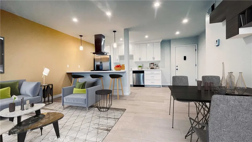 2411 Prospect Avenue Unit 221, Hermosa Beach, California 90254