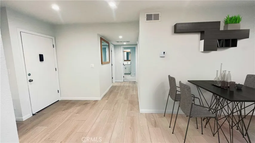 2411 Prospect Avenue Unit 221, Hermosa Beach, California 90254