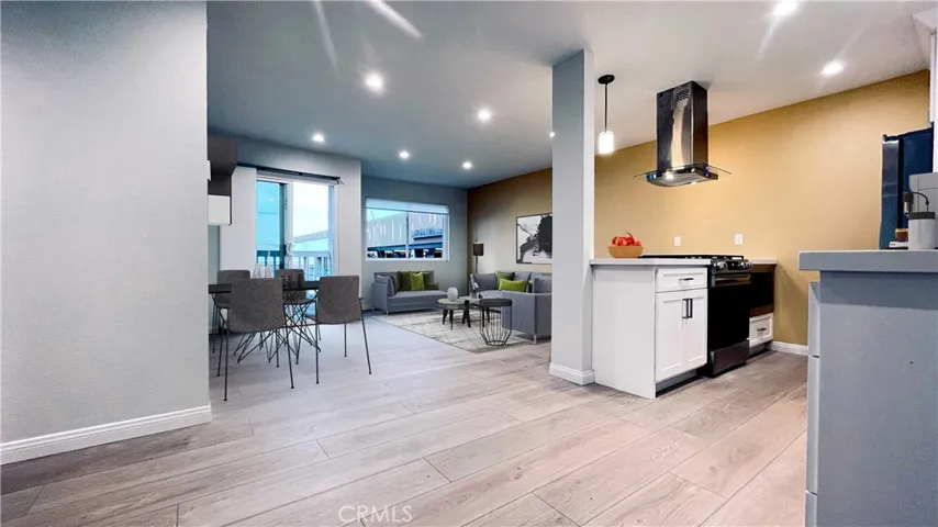 2411 Prospect Avenue Unit 221, Hermosa Beach, California 90254