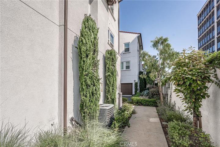 8134 3rd Street Unit 108, Downey, California 90241