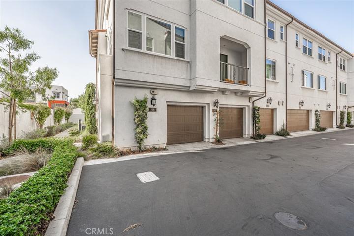 8134 3rd Street Unit 108, Downey, California 90241