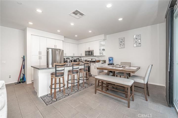 8134 3rd Street Unit 108, Downey, California 90241