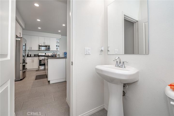8134 3rd Street Unit 108, Downey, California 90241