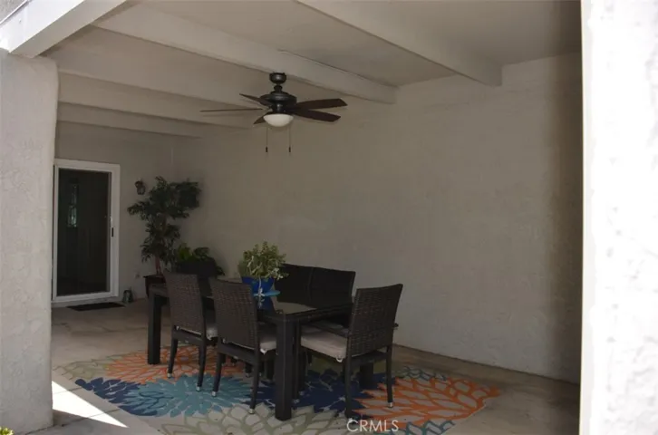 Front patio - ceiling fan!