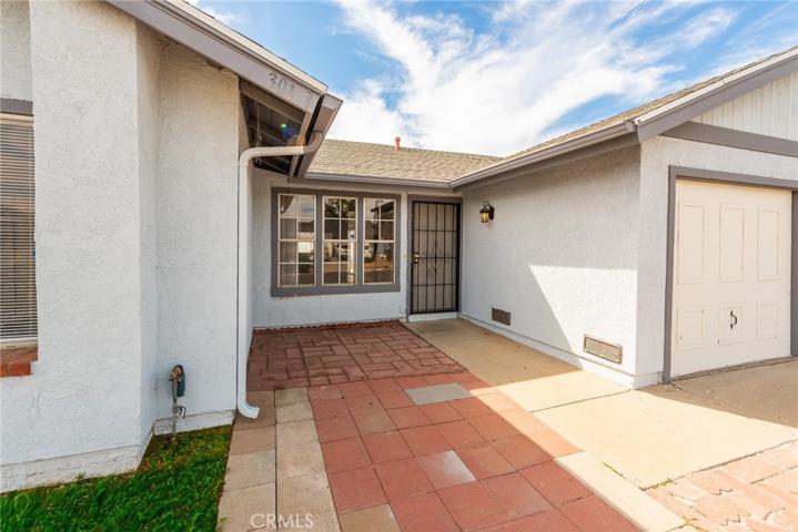 301 Redbud Place, Perris, California 92570