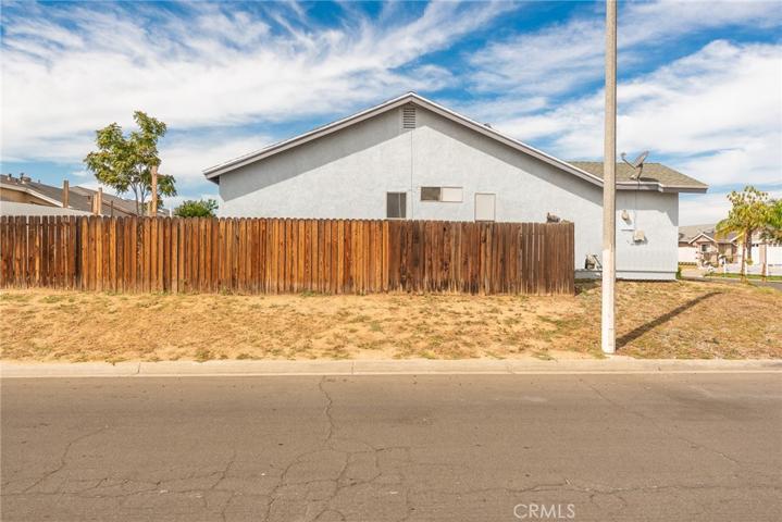 301 Redbud Place, Perris, California 92570