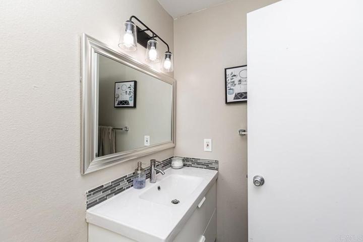 1191 Madera Ln, Vista, California 92084
