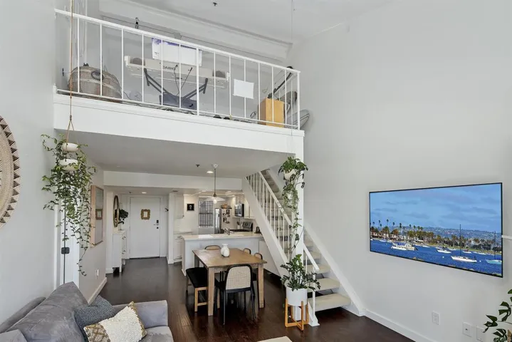 193 Mangano Circle, Encinitas, California 92024
