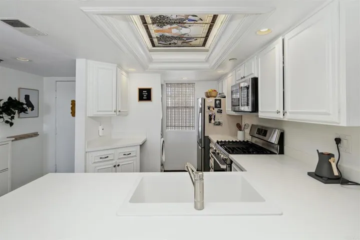 193 Mangano Circle, Encinitas, California 92024