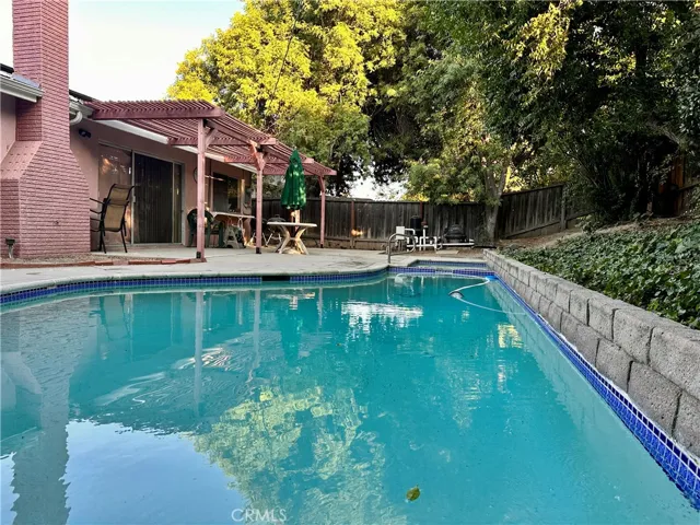 23712 Highlander Road, West Hills, California 91307