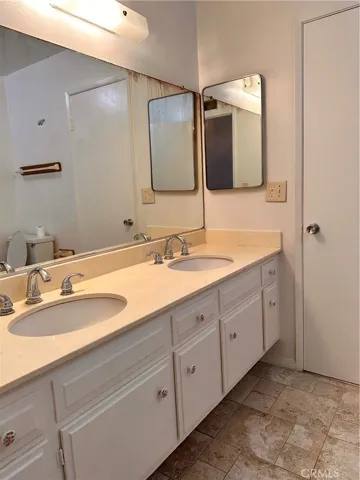 23712 Highlander Road, West Hills, California 91307