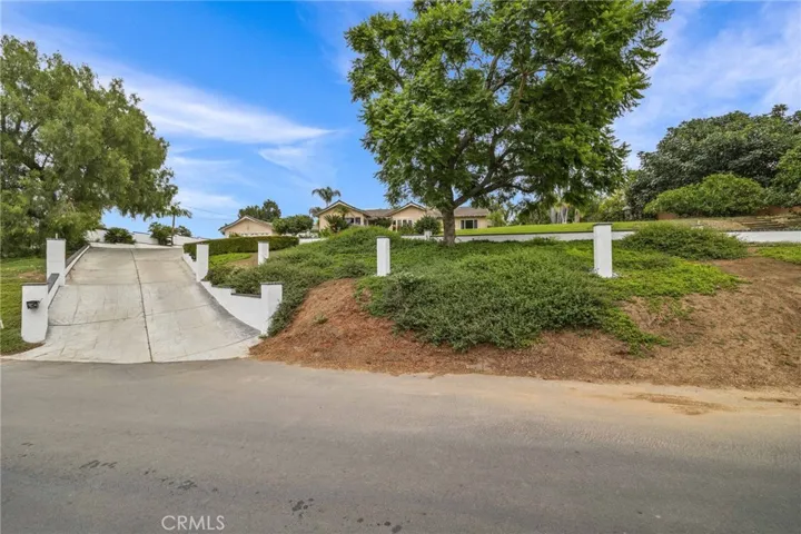 Driveway Entrance