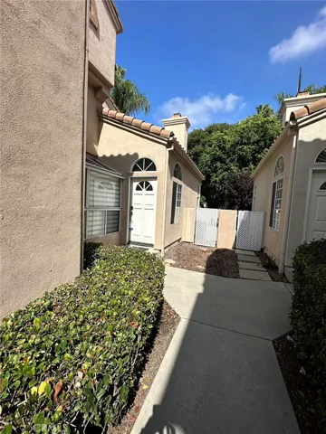 7 Almador, Irvine, California 92614