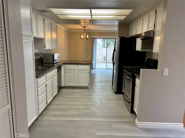 7 Almador, Irvine, California 92614