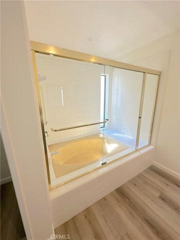 Main tub with atrium window