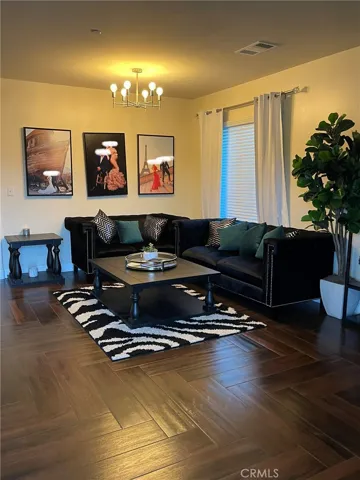2401 Donnalynn Street, Bakersfield, California 93313