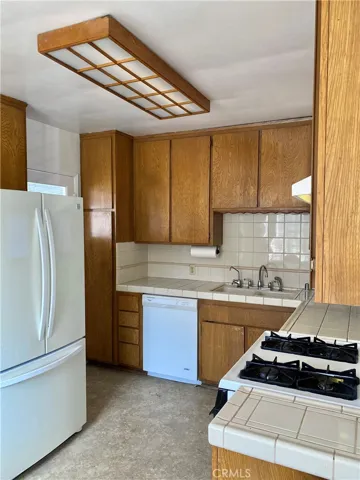 18915 Cordary Avenue, Torrance, California 90504