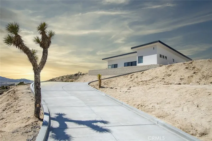 6108 Buena Suerte Road, Yucca Valley, California 92284