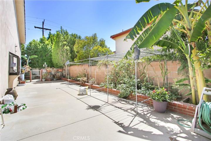 17021 Lassen Street, Northridge, California 91325