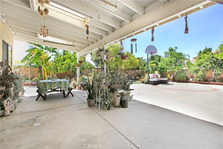 17021 Lassen Street, Northridge, California 91325