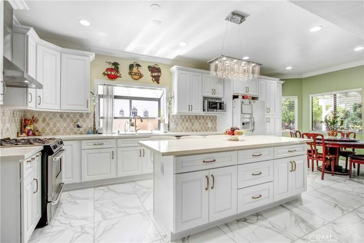 17021 Lassen Street, Northridge, California 91325