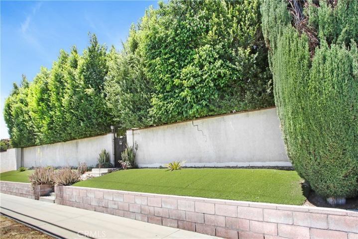 17021 Lassen Street, Northridge, California 91325