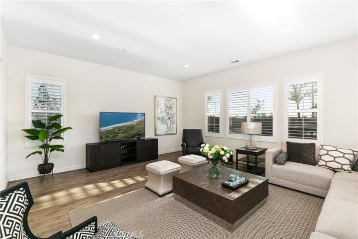 243 N Baldy Vista Avenue, Glendora, California 91741