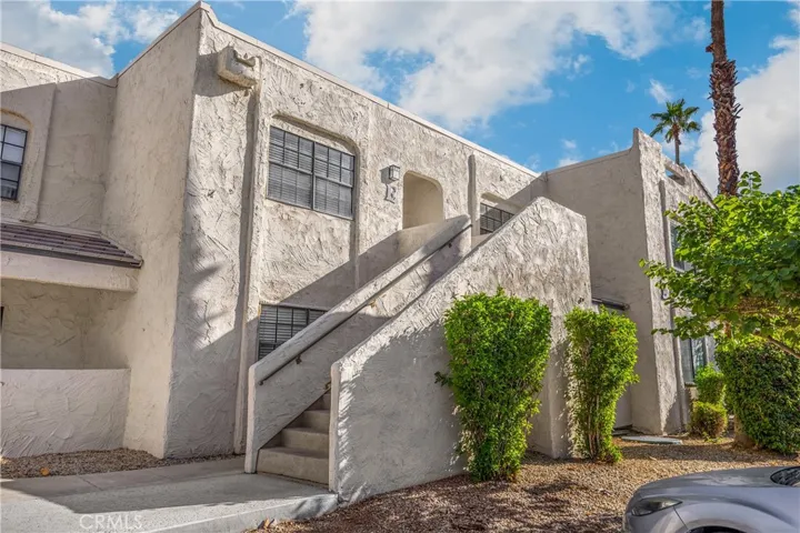 Welcome Home to 5300 Waverly E-8!