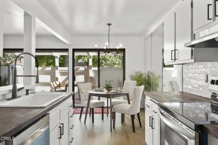 31-web-or-mls-Upmarketmedia_2838Ins-53
