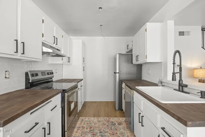 27-web-or-mls-Upmarketmedia_2838Ins-39
